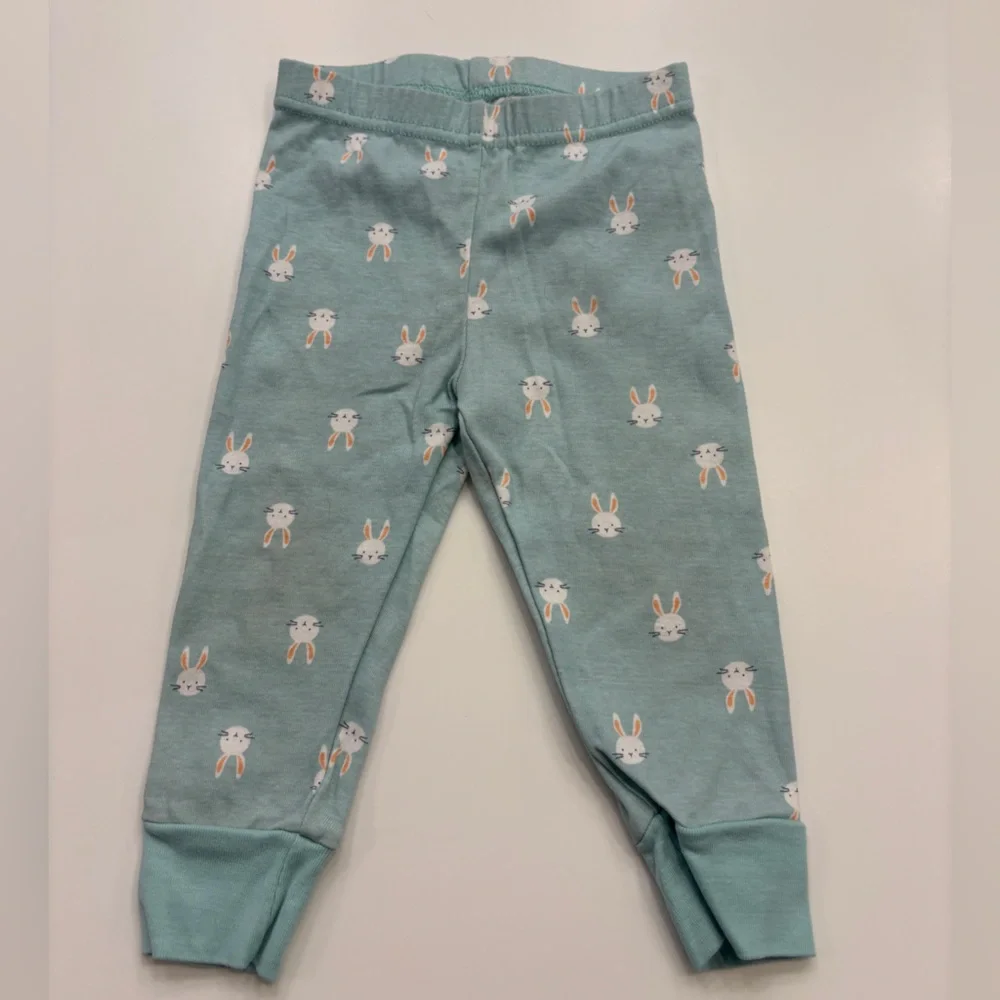 Carter's: Snuggle Bunny Bodysuit and Matching Pants 12m